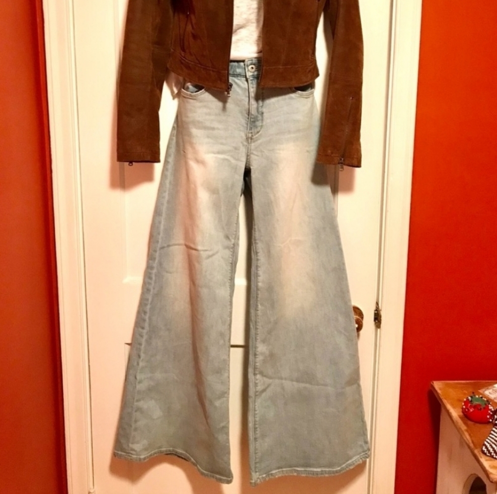 Anthropologie Pilcro Wide Leg Bell Bottom Jeans